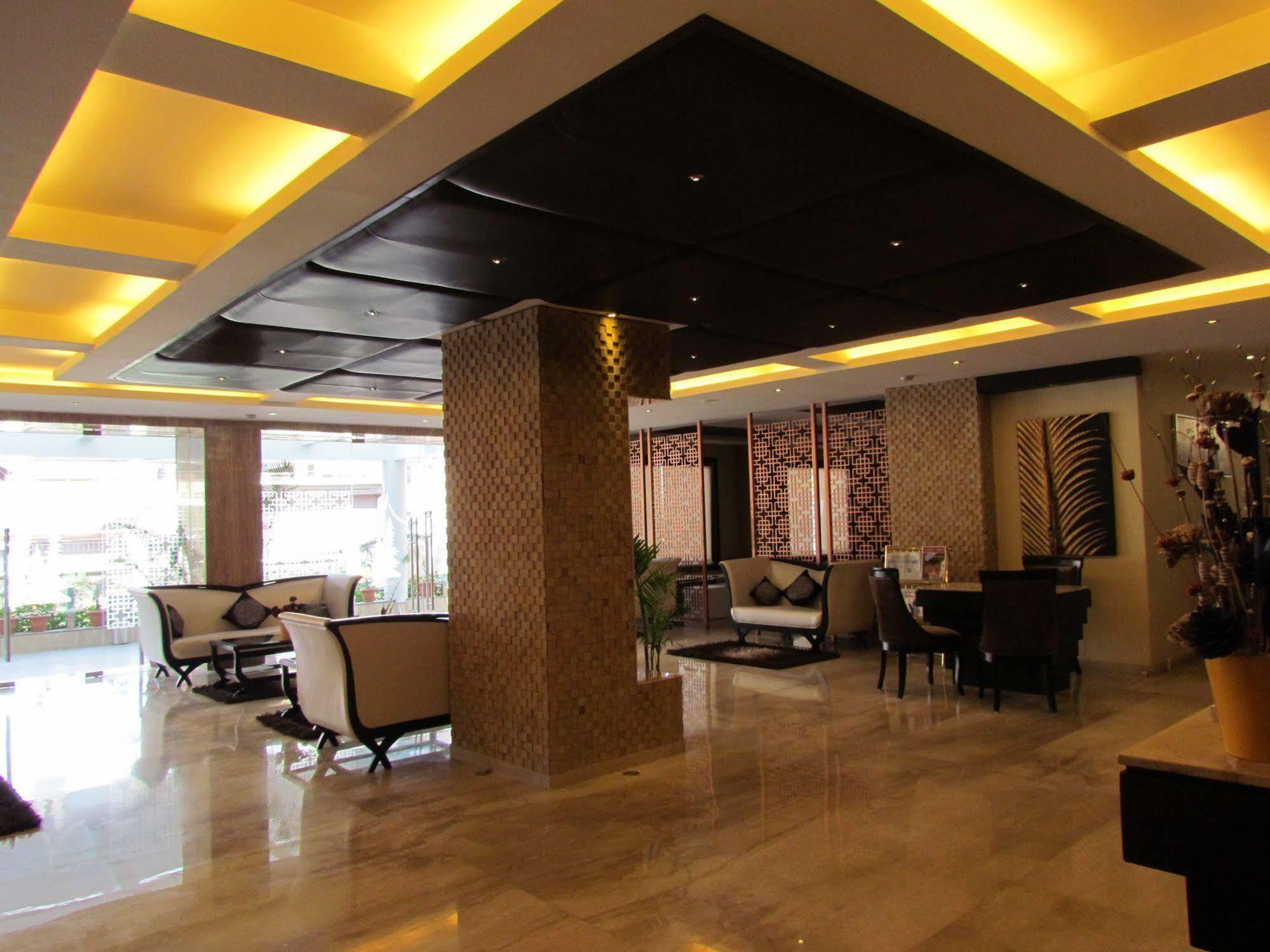 Hotel Pine Spring Wazir Bagh Srīnagar Exteriör bild